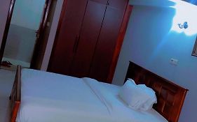 Super Paradise Hotel