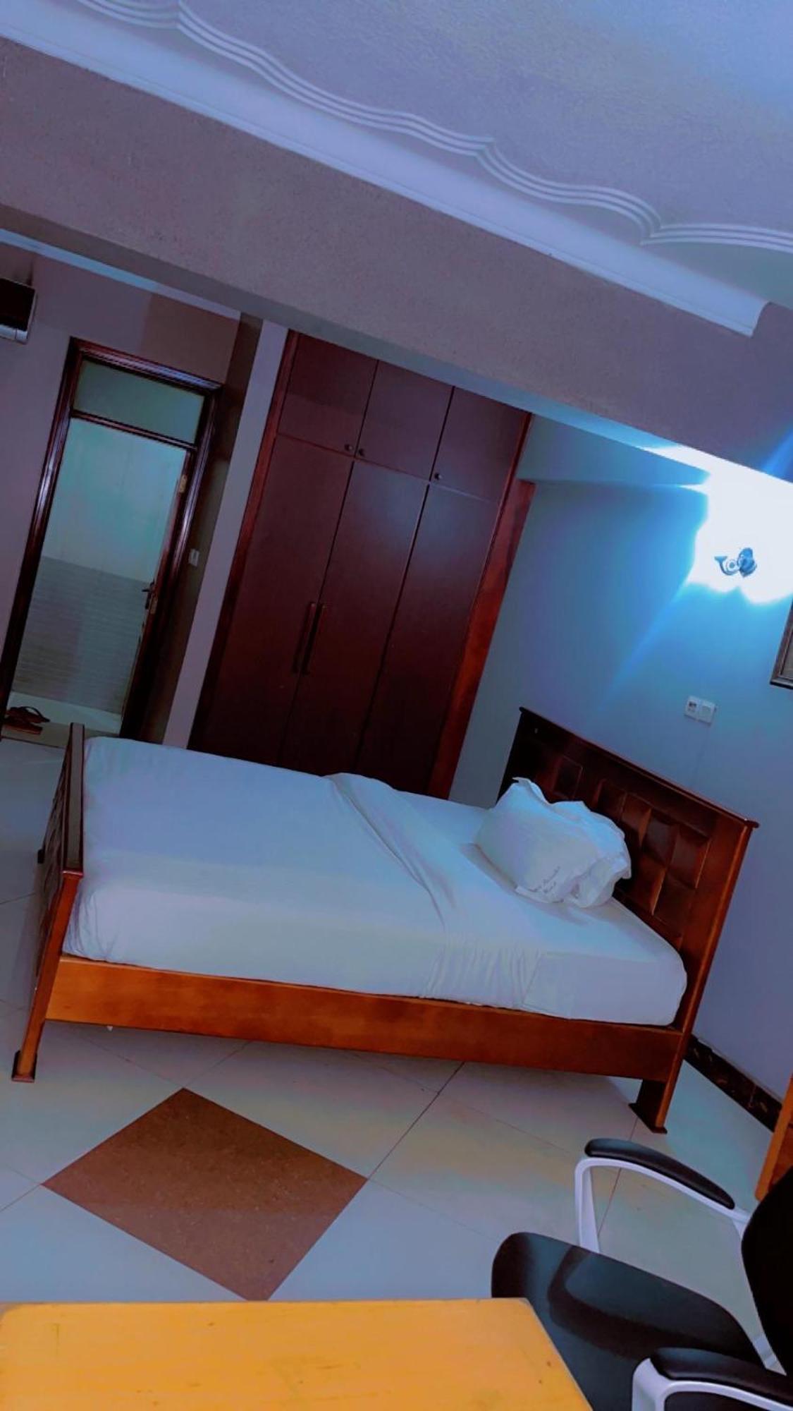 Super Paradise Hotel Kampala Esterno foto